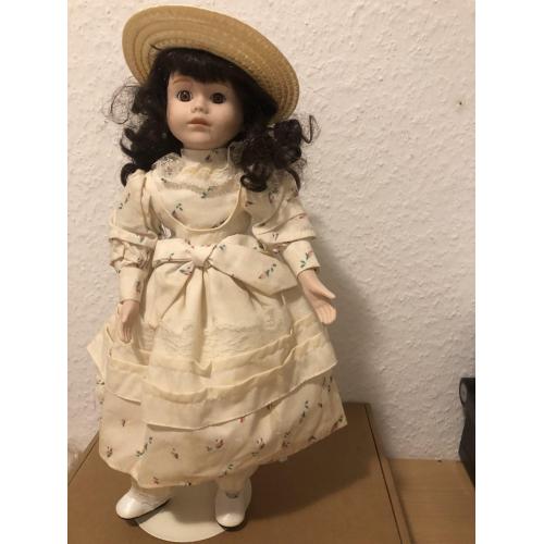Кукла фарфоровая, коллекционная. 40 см. 