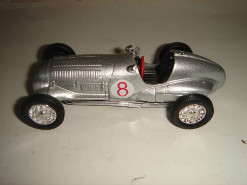 Машинка металлическая MERCEDES-BENZ W125.1937.Silberpfeil.1:43 