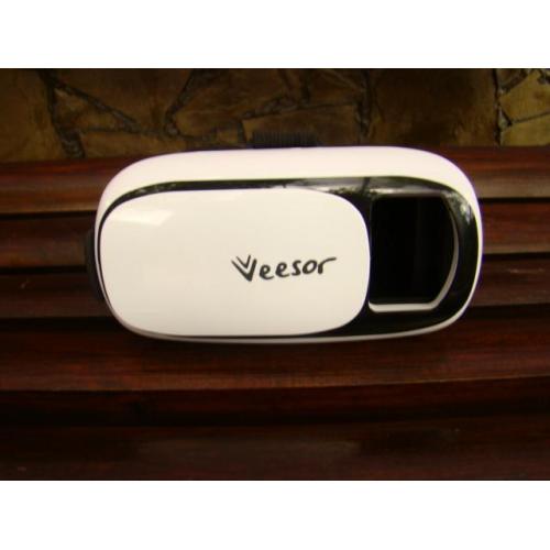 Очки виртуальной реальности VEESOR 3D для смартфонов.