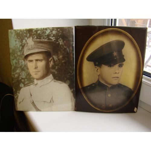 Цветное фото рядового СА и польского офицера в военной форме.