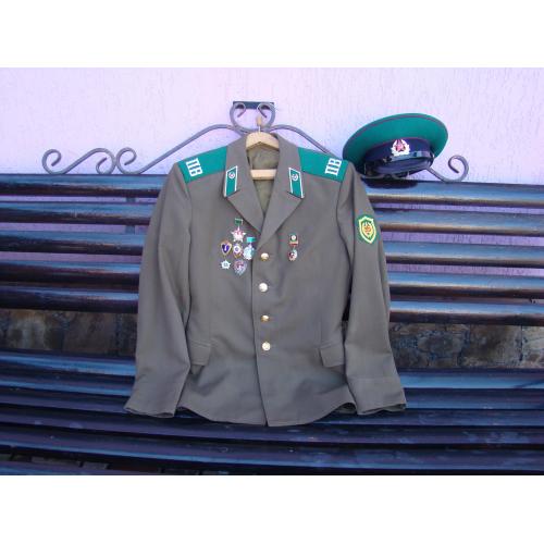 Дембельский китель и фуражка рядового ПВ КГБ ВС СССР.