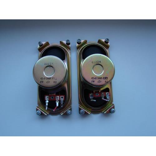 Динамики 2 шт., 8 W 8 Ом.