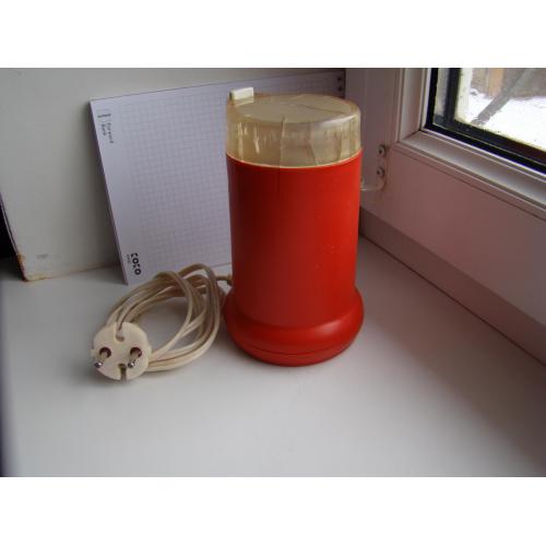 Электрическая кофемолка ЭКМУ из СССР.