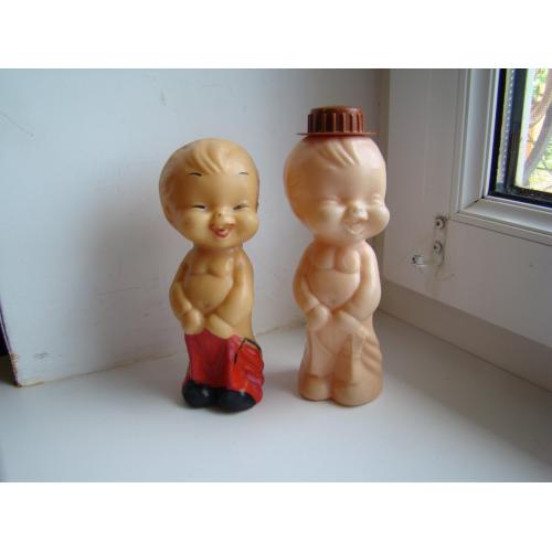 Игрушка и бутылка от шампуня Шалун из СССР.