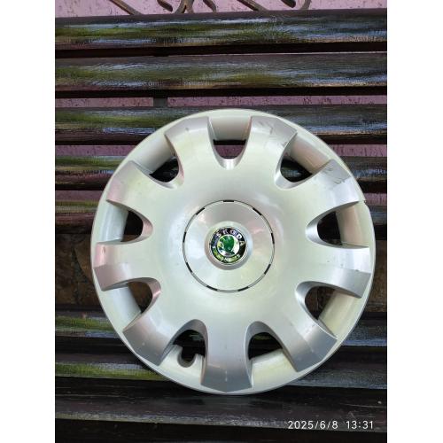 Колпак Шкода Škoda R15, оригинал.