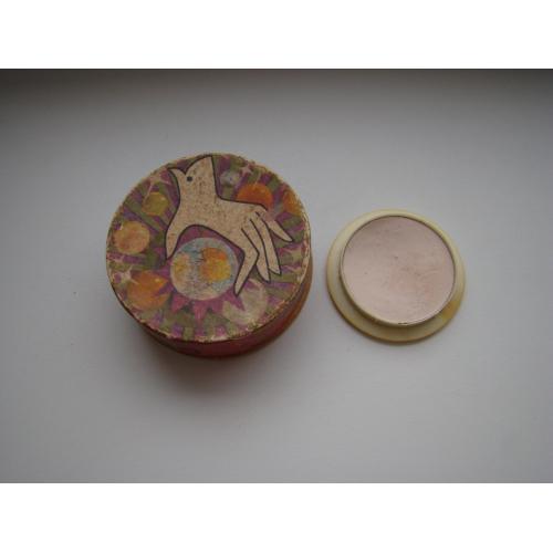 Винтажная пудра Волшебная Ленинградская фабрика ВТО середины 70-х гг. + бонус из СССР.