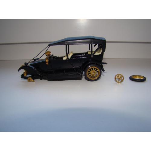 Модель автомобиля Руссобалт С24-40 А22, масштаб 1:43 из СССР.