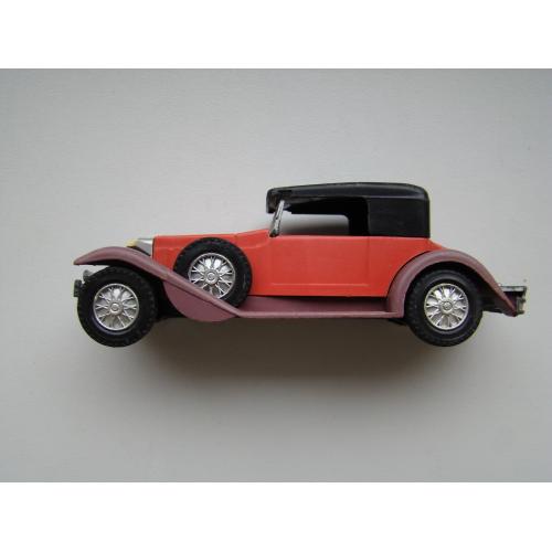 Модель автомобиля Stutz кабриолет ИА-1932 г. времен СССР.