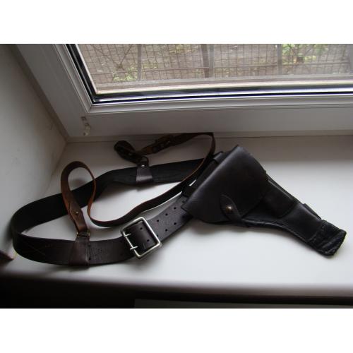 Офицерский кожаный ремень портупея с кобурой для пистолета ТТ ВС СССР.