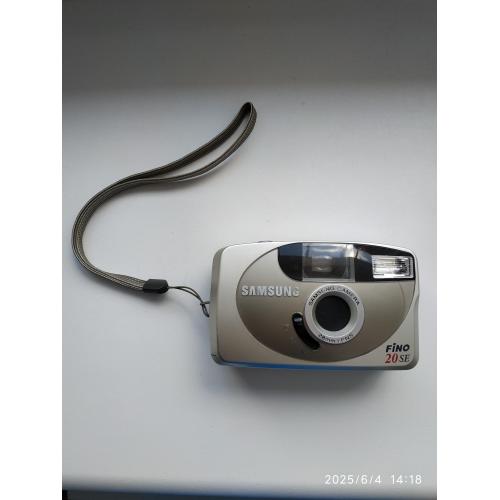 Пленочный фотоаппарат Samsung Fino 20SE.