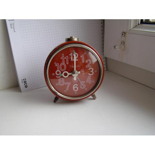 Будильник Витязь, знак качества СССР.