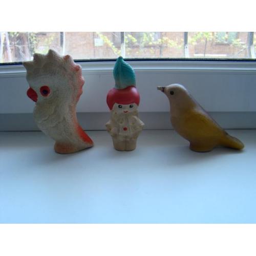 Резиновые игрушки с пищалкой Вишенка, Попугай и Птичка из СССР.