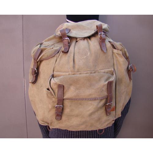 Рюкзак туристический большой времен СССР.