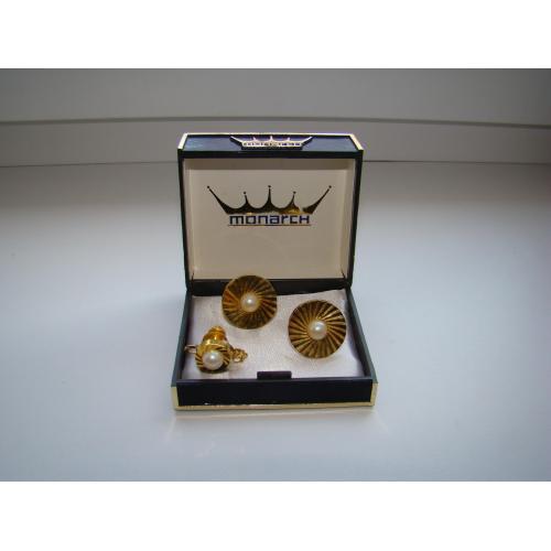 Запонки и булавка для галстука Monarch времен СССР.