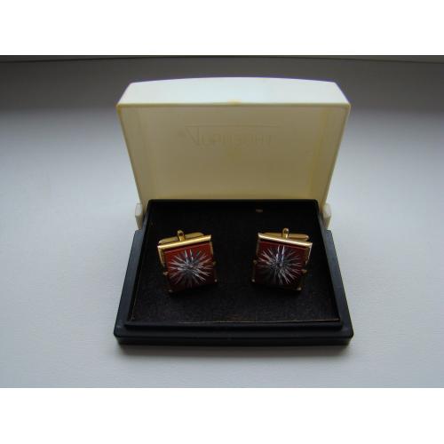 Запонки Горизонт в футляре из СССР.