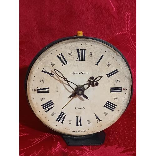 Настольные часы Янтарь СССР №2.