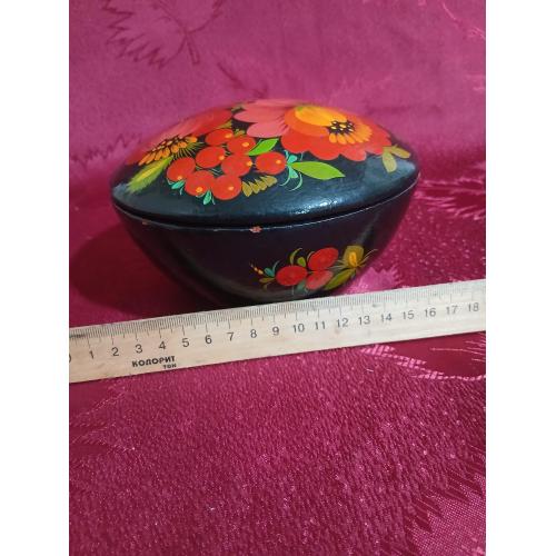 Шкатулка СССР. Петриковская роспись.