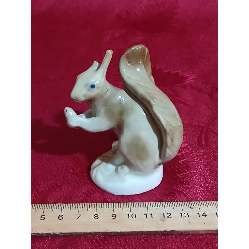 Статуэтка "Белка с орехами" СССР.