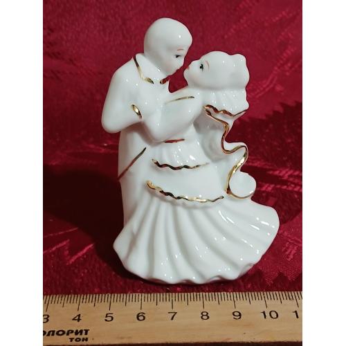 Статуэтка "Жених и невеста".