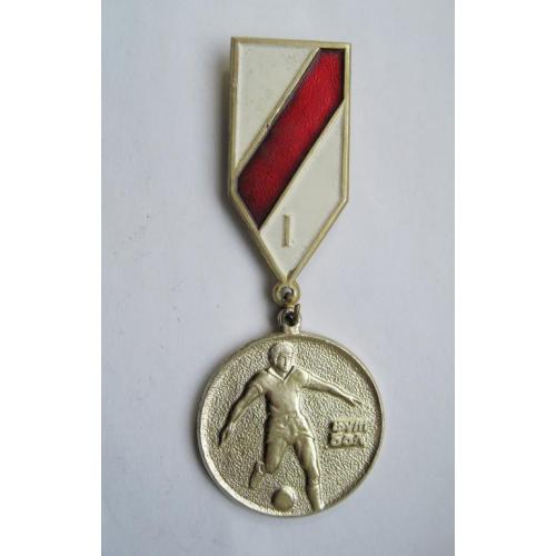 1 місце - футбол = значок СРСР 