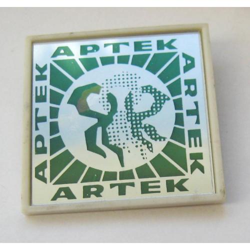 АРТЕК = ПІОНЕРСЬКИЙ ТАБІР =  піонери = значок СРСР 