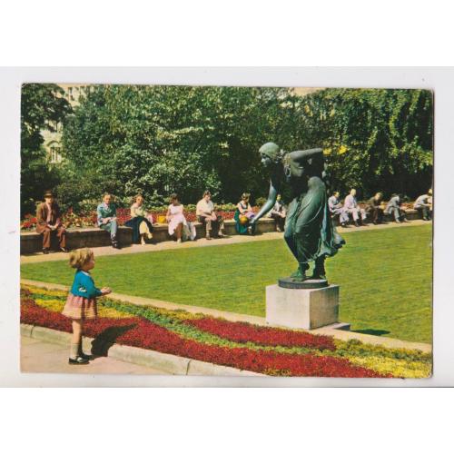 Дюссельдорф - Кидальниця м'яча на Граф-Адольф-Плац = листівка 1960-х р. = НІМЕЧЧИНА - ФРН = чиста \\