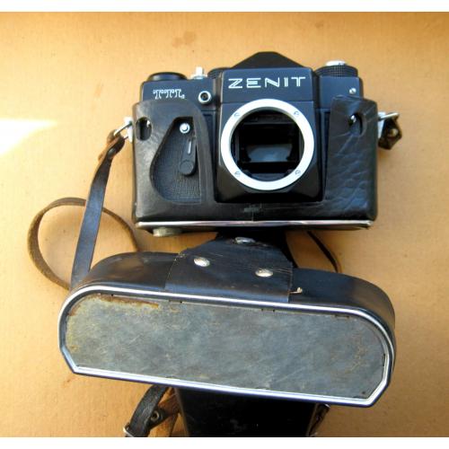 Фотоапарат - Зенит  - ZENIT TTL  = без об'єктива - робочий = період СРСР \\