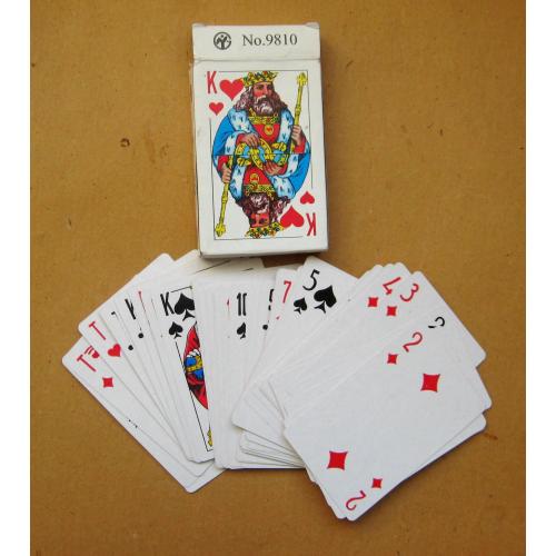 Карти гральні з пластиковим покриттям - 54 шт. = нові  \\