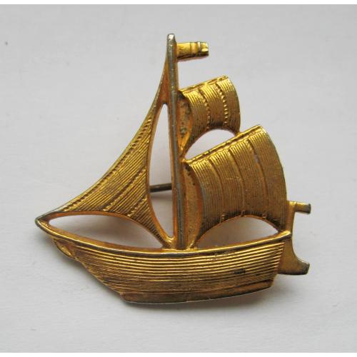 Вітрильник - парусник - корабль = значок - брошь СССР - СРСР = важкий метал \\