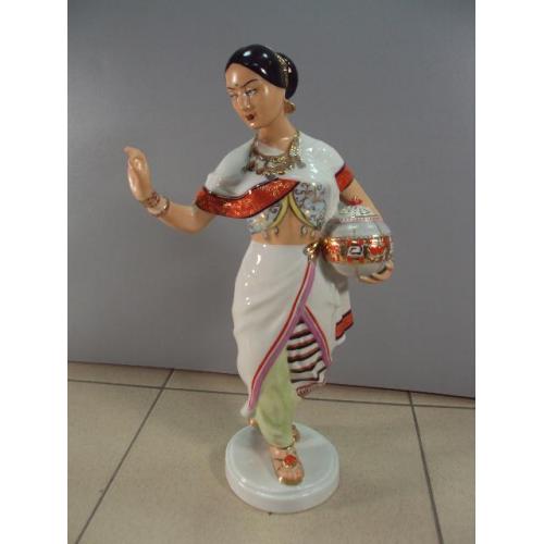 Фигура фарфор статуэтка Барановка танцующая индианка девушка индуска большая высота 38 см №12987