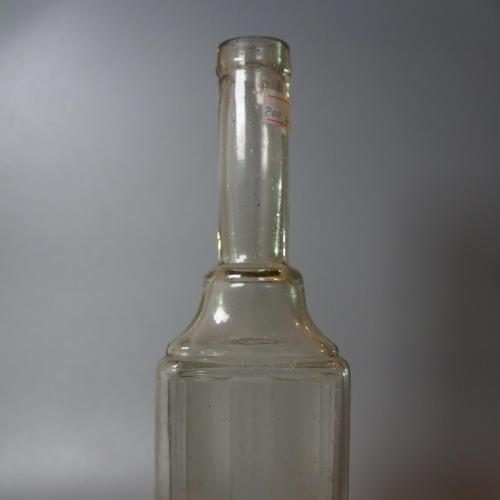 бутылка трехгранная высота 23,5 см (№ 538)