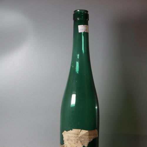 бутылка большая этикетка pivnitele iosmini strada iancu flondor высота 35 см 0,7 л (№ 206)