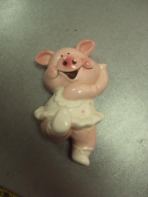 Фарфоровая фигура танцующая свинья свинка №454