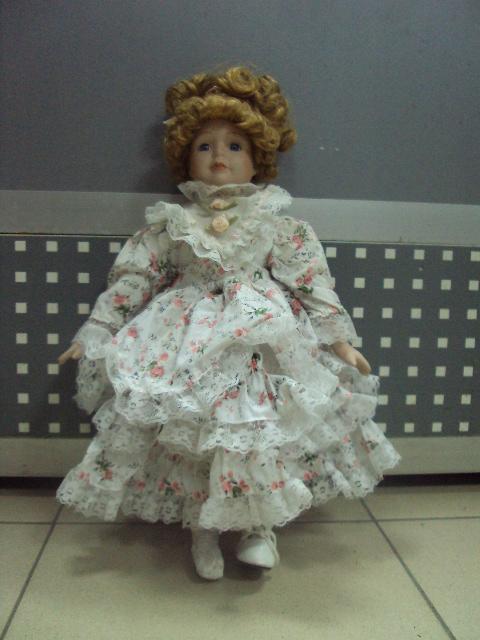 фарфоровая кукла 38 см №2933
