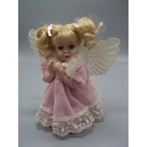 Фарфоровая кукла ангелочек девочка ангел молится на коленях Remeco Collection высота 18 см №13939