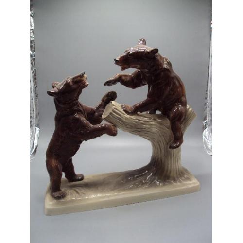 Фигура фарфор Германия Hertwig with co медведи на дереве медвежата на бревне размер 36,3х35,8 см №61