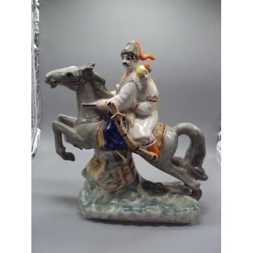 Фигура фарфор статуэтка Киев влюбленные козак с девушкой на коне казак с ружьем высота 34 см №133