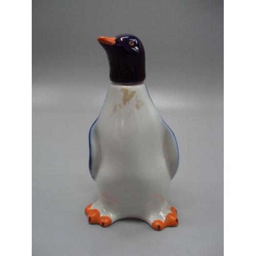 Фигура фарфор штоф ЛФЗ пингвин высота 17,5 см (скольчик на лапе) №10524