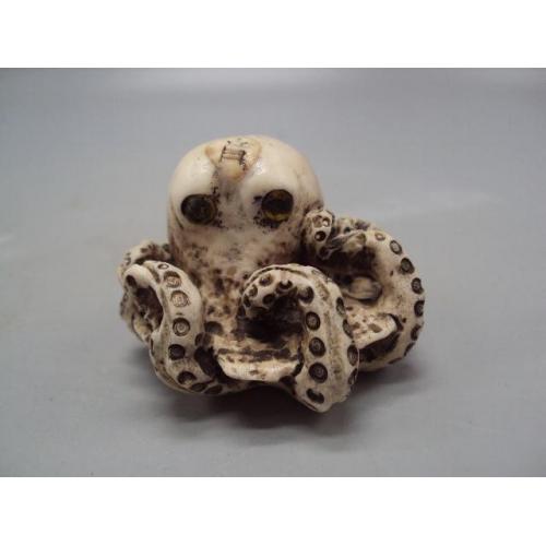Фигура нэцкэ статуэтка кость мамонта миниатюра осьминог высота 4,2 см, вес 73,96 г №15070