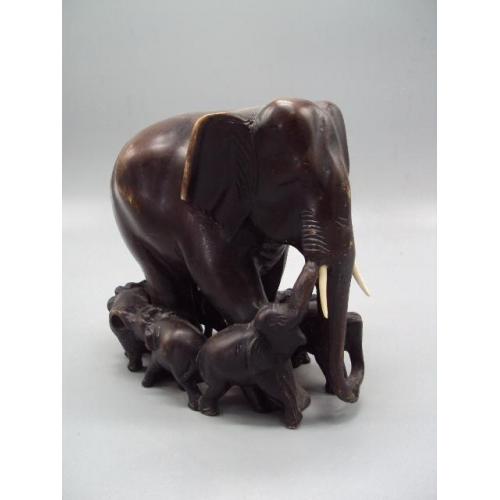 Фигура пластик слон слоны слониха и слонята высота 15,2 см тяжелые 1,7 кг №10544