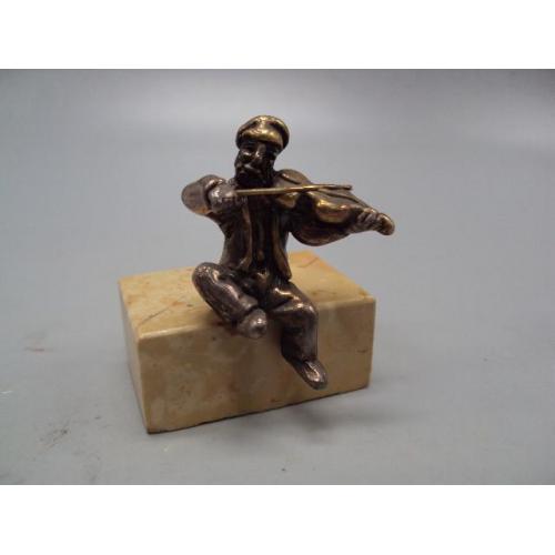 Фигура на подставке статуэтка еврей со скрипкой музыкант скрипач серебро 925 проба вес 108,17 №14363