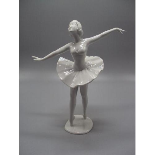 Фигура фарфор статуэтка Валлендорф Германия Wallendorf балерина танцует балет высота 25,5 см №14480