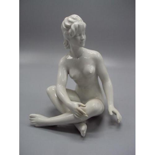 Фигура фарфор статуэтка Валлендорф Германия Wallendorf обнаженная девушка сидит ню 18,3 см №14444