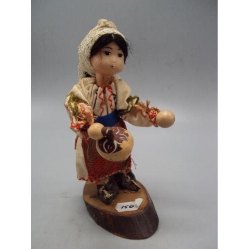 Фигура игрушка ссср кукла маленькая болгарка или молдаванка с орехом на подставке 14,5 см №14180
