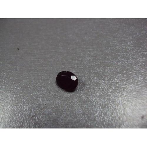 Камень гранат темно-красный овальный для ювелирных изделий вес 0,2 г размер 3,5 х 8 х 6 мм №13279