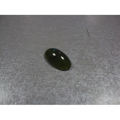 Камень нефрит зеленый овальный для ювелирных изделий вес 0,88 г размер 5 х 19,5 х 8 мм №13260
