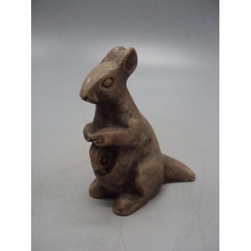 Фигура камень статуэтка миниатюра кенгуру с детенышем кенгуренком высота 7,5 см №13763