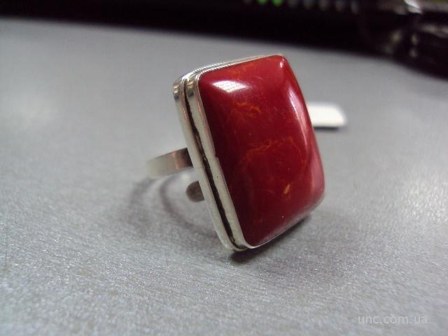 кольцо женское прямоугольник с красной вставкой коралл серебро 925 проба вес 10,41 г 19 р №15012