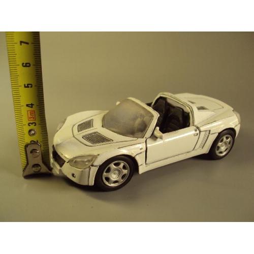 машинка белая опель спидстер 2001 Opel Speedster 1:38 Китай длина 11,5 см №9494
