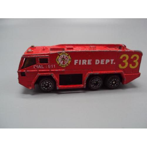 Машинка модель Airport Fire Truck 911 Fire dept. 33 красная пожарная машина Китай №18906